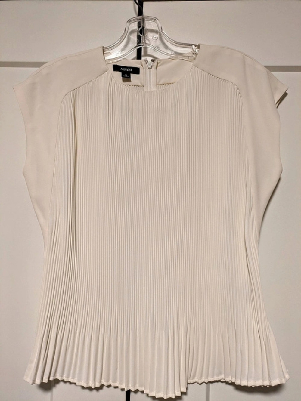 Alfani Pleated Sleeveless Blouse in White Size XS